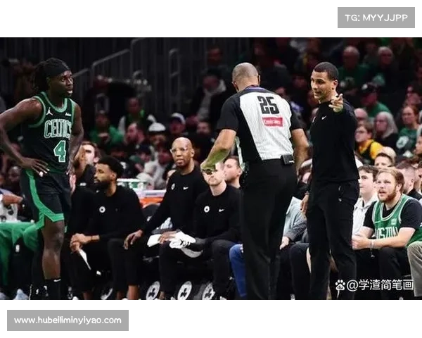 3日NBA前瞻:猛龙退役卡特15号球衣 骑士雷霆能否保持不败? 3日NBA前瞻:猛龙退役卡特15号球衣 骑士雷霆能否保持不败?