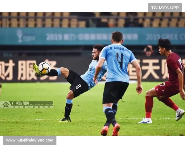 中国杯:乌拉圭4比0完胜泰国蝉联冠军 中国杯:乌拉圭4比0完胜泰国蝉联冠军